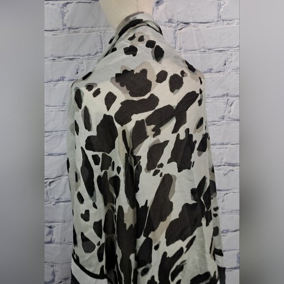 Burberry Women's Scarf Wrap Grayscale Leopard Cheetah Modal Silk 52" x 52" - Picture 5 of 16
